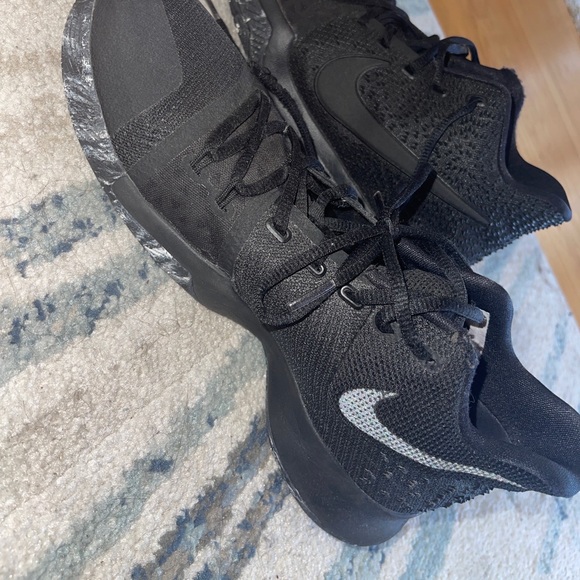 Triple Black Kyrie 3s Almost bran new, worn couple times - Picture 2 of 2